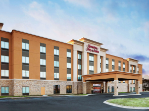 Hampton Inn & Suites Chicago Waukegan