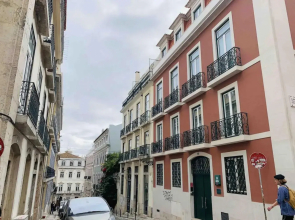 Charming 4 bedroom apartment in Chiado