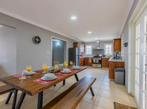 Remodeled 6BR - Privatepool Gameroom Close2beach