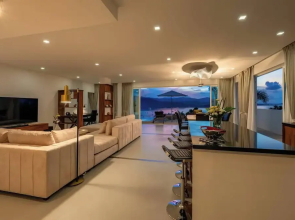 Luxury Sea View Apartment AB at Unique Residences