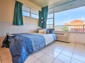 Oceanfront Daytona Beach Club Studio w/ Balcony!