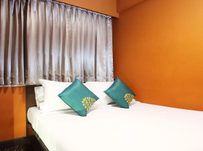 Violet Tower at Khaosan Palace