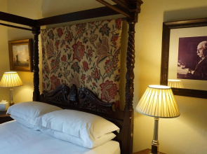 Wentworth House B & B