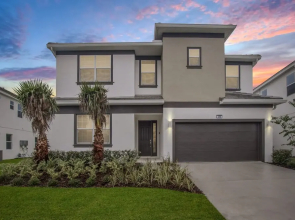 Family Resort - 12br Mansion w Pool BBQ Games