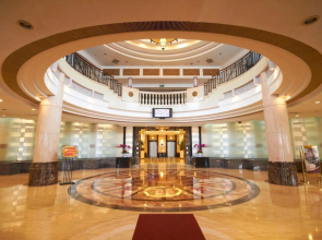 The Center Hotel Yantai