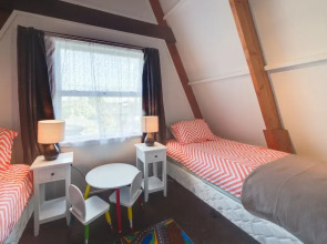 Awesome 3 bed Rotorua Lake House