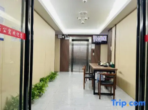 Livable Apartment (Bao'an Passenger Transport Center Store)