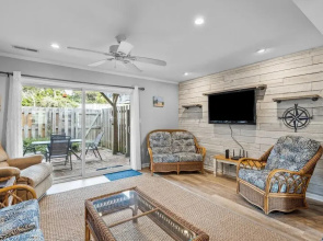 Sand Dollars & Sunshine 2 Bedroom Condo by Redawning