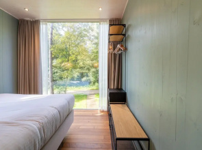 Treehouse in Tournai With Sauna & Forest Views