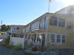 Betty Doon Motor Hotel