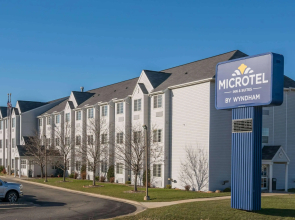 Microtel Inn & Suites by Wyndham Rochester North Mayo Clinic