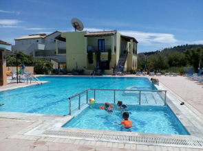 Amadeus Hawaii Studios And Apartments