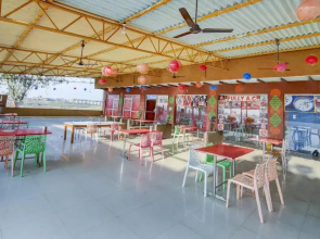 Raj Guest House by OYO Rooms