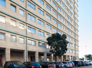 Apartament em condominio com Piscina