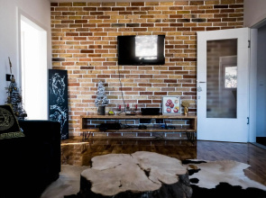 Modern 2-bedroom condo on the 14th floor