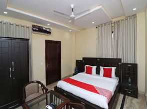 OYO 14458 Hotel Lotus Inn