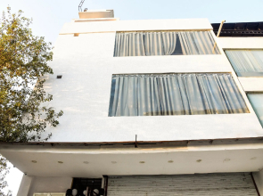 OYO 76644 Paradise Palace