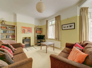 Calm Holiday Home in Broadstairs Kent with BBQ