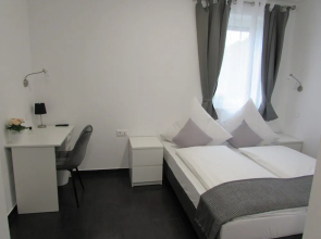 Hotel 201