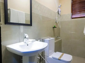 Limeshine - Airport Transit Hotel