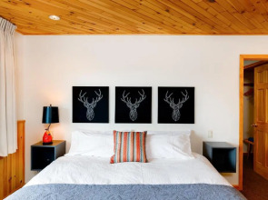 The Town House Lodge