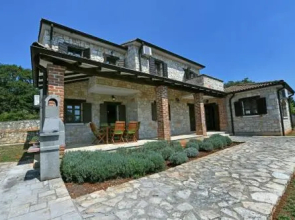 Villa Vranje Selo by Istarski Dvori