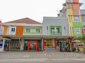 Ciliwung Family Residence by OYO Rooms