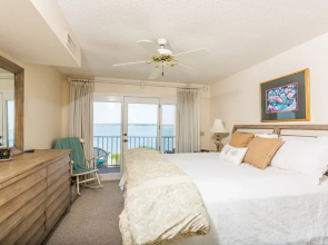 Pier Point #204 by Hodnett Cooper