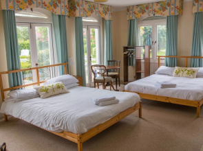 Highwaymans Self Catering Guest House