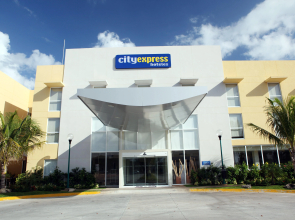 City Express Suites Playa del Carmen