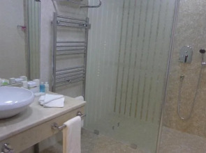 Agsaray Deluxe Hotel