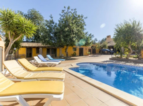 Villa - 7 Bedrooms with Pool and WiFi - 107981