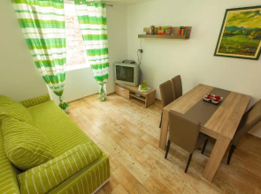 Oldhouse Vucinovic