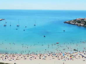 Le Petit Martégal appartement spacieux en Centre ville et proche de la plage