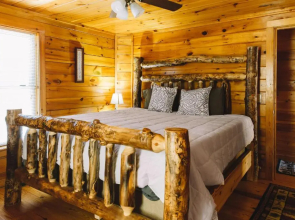 Bear Creek Lodge with Hot Tub, Game Room and View