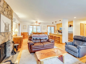 Game Room & Fire Pit: Wintergreen Resort Home!