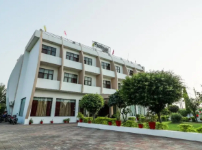 Hotel Nestway by OYO Rooms