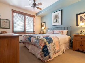 2102 Timberline Lodge, Trappeur's Crossing Apartment 2