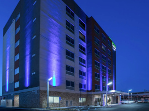 Holiday Inn Express & Suites Jersey City North - Hoboken by IHG