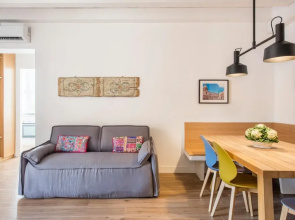 Le Niche Holiday Home With Balcony