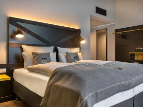 Landmark Premier Hotel