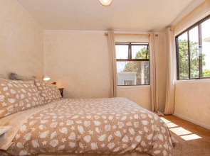 Vintage Pohutukawa - Whangamata Bach