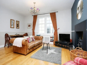 Stunning flat near Edinburgh Castle