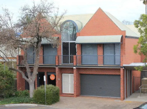 Adelaide Dresscircle Apartments - Gover Street