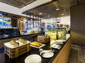 Crowne Plaza Vientiane by IHG