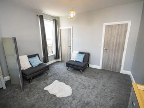 West Chambers Lovely Self-catering Apartment Located Within a Beautifully Renovated Building