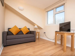 2 Bedroom Apartment With 2 Bathrooms and Parking