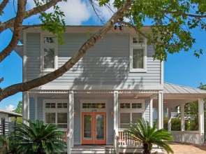 Bright & Beachy, 6 Minutes to the Gulf, 2 Pools, Tennis