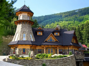 KRUPÓWKA MOUNTAIN RESORT - Widokowy hotel z basenami i wellness