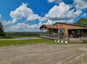 Serene Home w/ Deck, Pond & Mtn Views in Jefferson